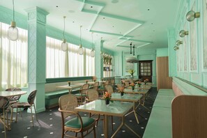 Daily buffet breakfast for a fee - Hotel Degli Aranci (Rome)
