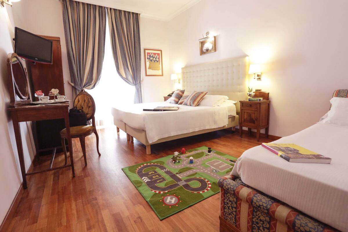 Premium bedding, minibar, in-room safe, desk