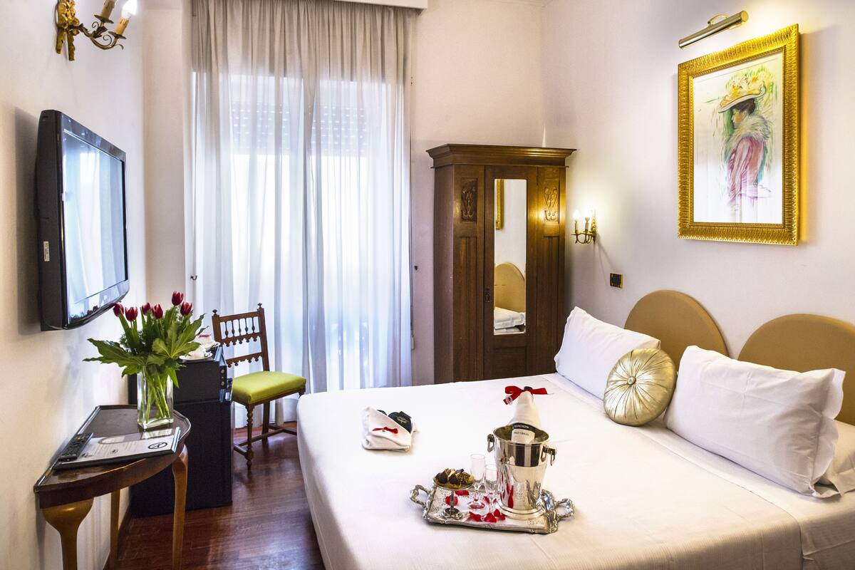 Premium bedding, minibar, in-room safe, desk