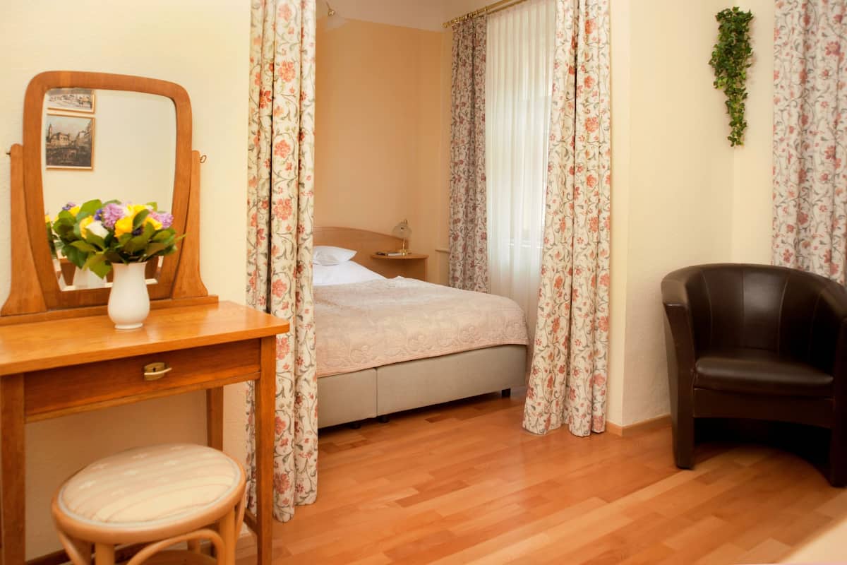 Double Room | Living area | Flat-screen TV