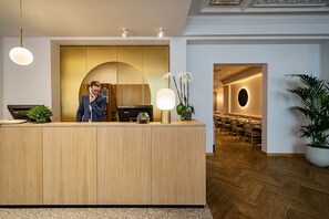 Lobby sitting area - Starlight Suiten Hotel Salzgries (Vienna)