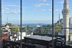 City view from property - Lapis Inn Hotel & Spa (Istanbul)