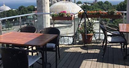 Lapis Inn Hotel & Spa