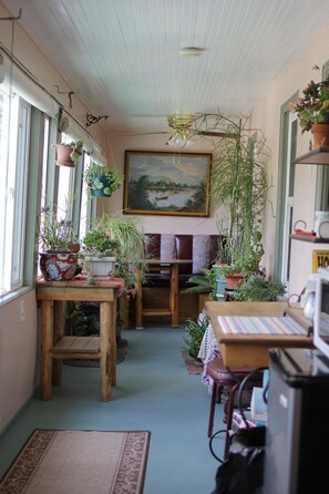 Interior - Historic Smith Hotel B&B (Glendale)
