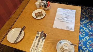 Dagelijks à la carte ontbijt inbegrepen