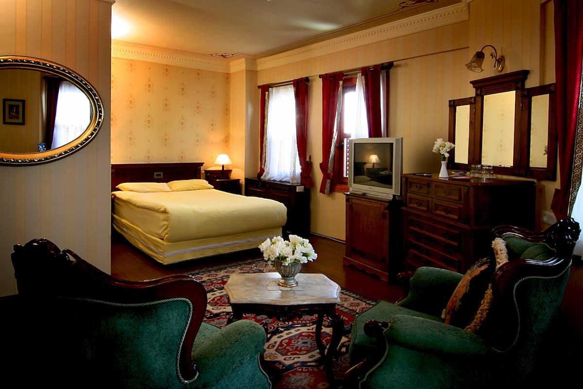 dersaadet corner suite | 1 bedroom, premium bedding, in-room safe, desk