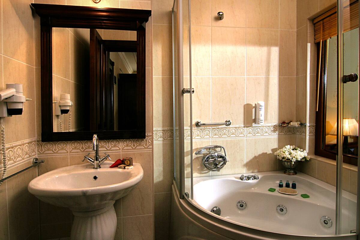 dersaadet corner suite | 1 bedroom, premium bedding, in-room safe, desk