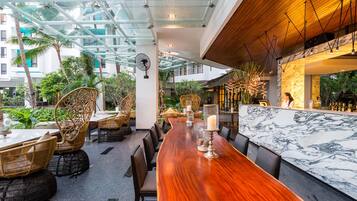 Tempat makan outdoor