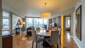 Grand Deluxe 3-Bedroom Twin | Couette en duvet, articles de minibar gratuits, coffre-fort