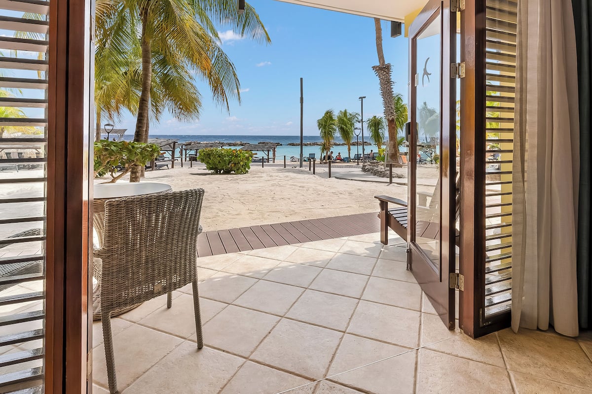 beachfront cabana | terrace/patio