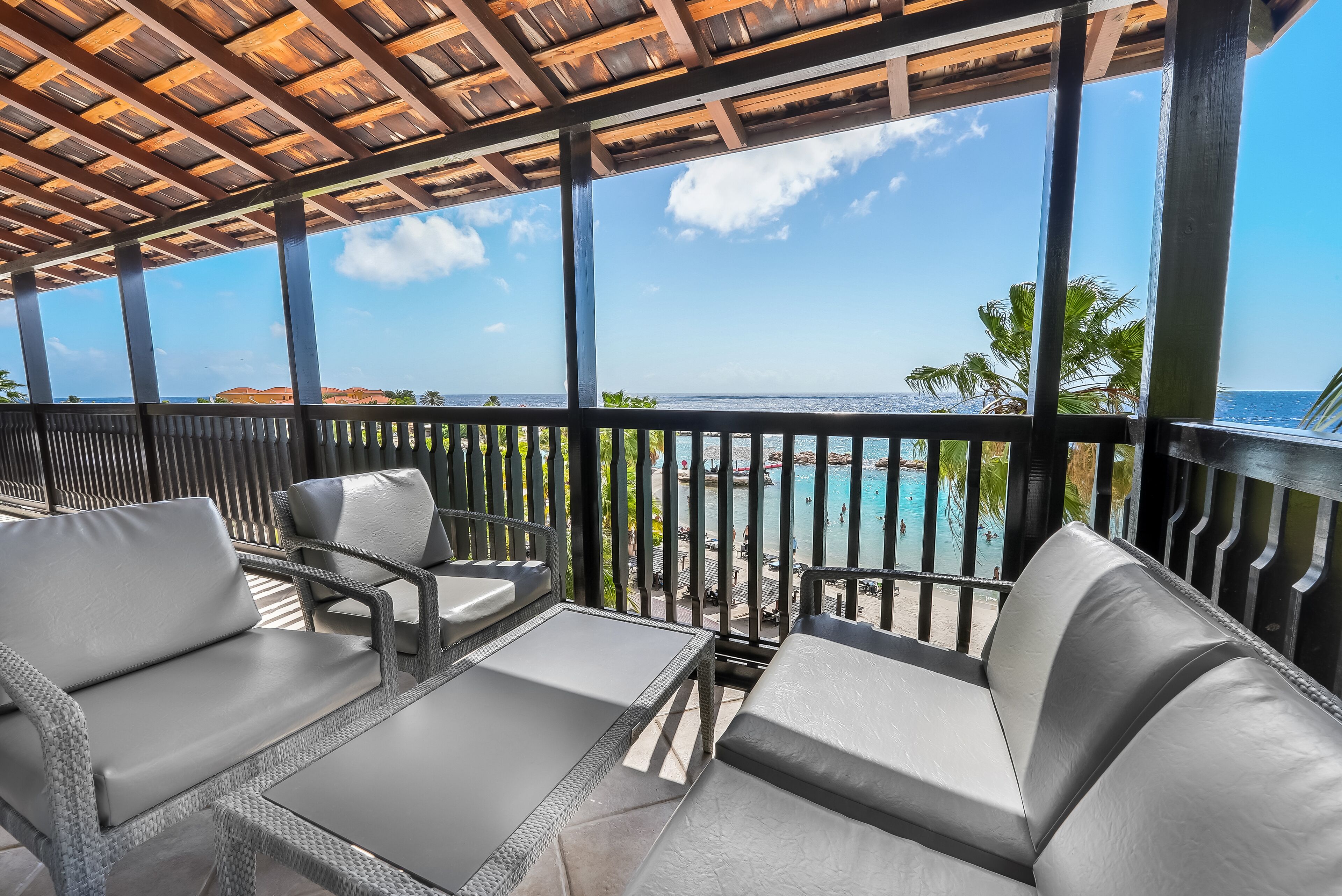 Suite, 2 slaapkamers, uitzicht op oceaan | Uitzicht vanaf balkon