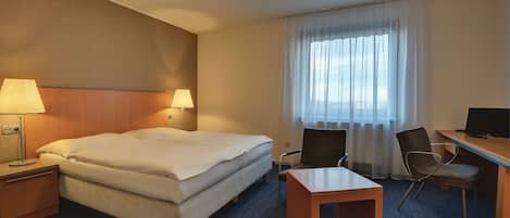 Skrivebord, skrivebord for bærbar PC, blendingsgardiner og lydisolert