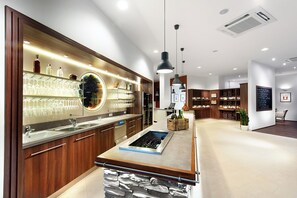 Bar (en el alojamiento)