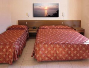 3 - Camera Tripla | Down duvets, in-room safe, desk, free WiFi - Hotel Adler (Milan)