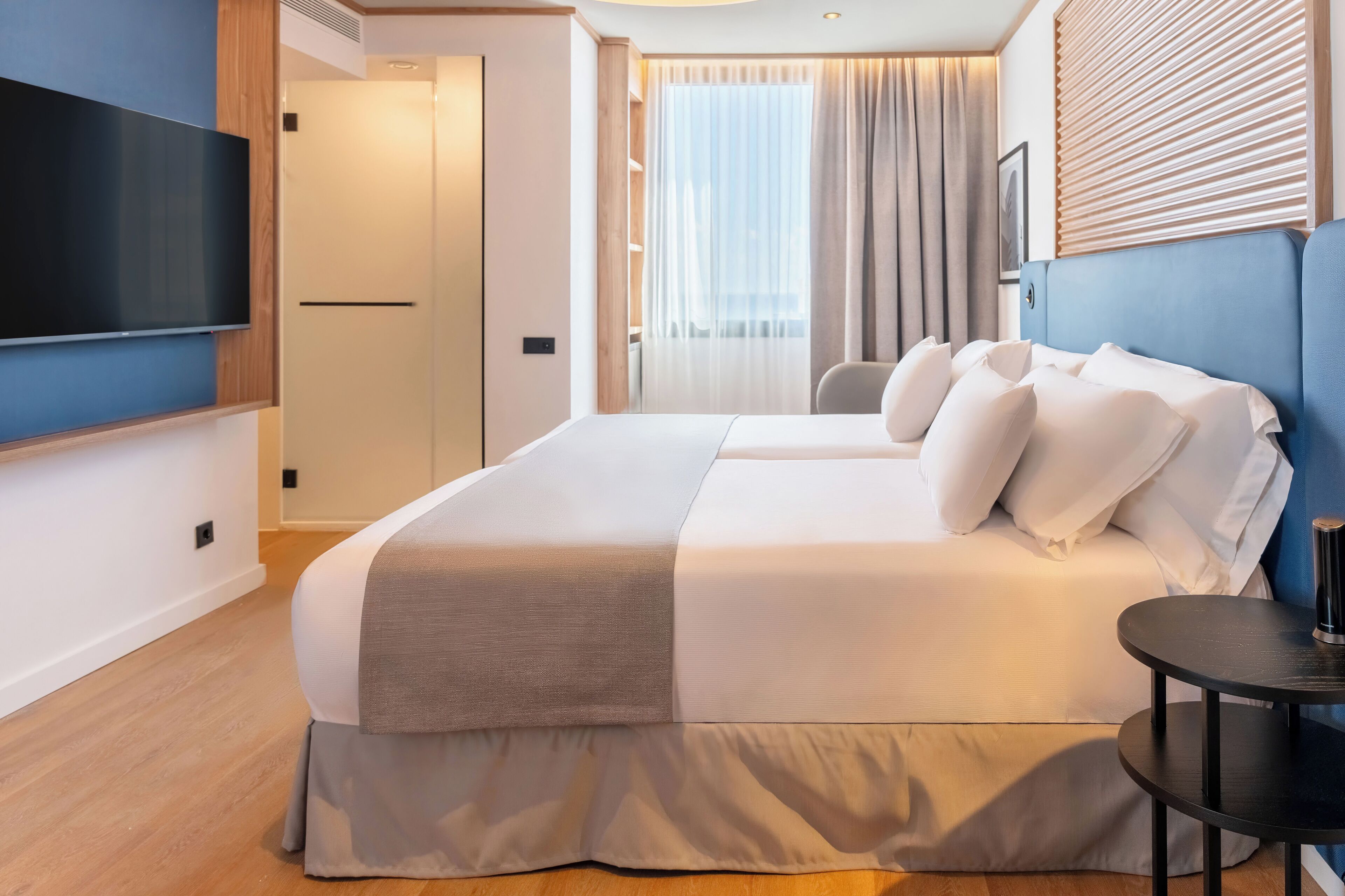 Minibar, caja de seguridad en la habitación y insonorización 