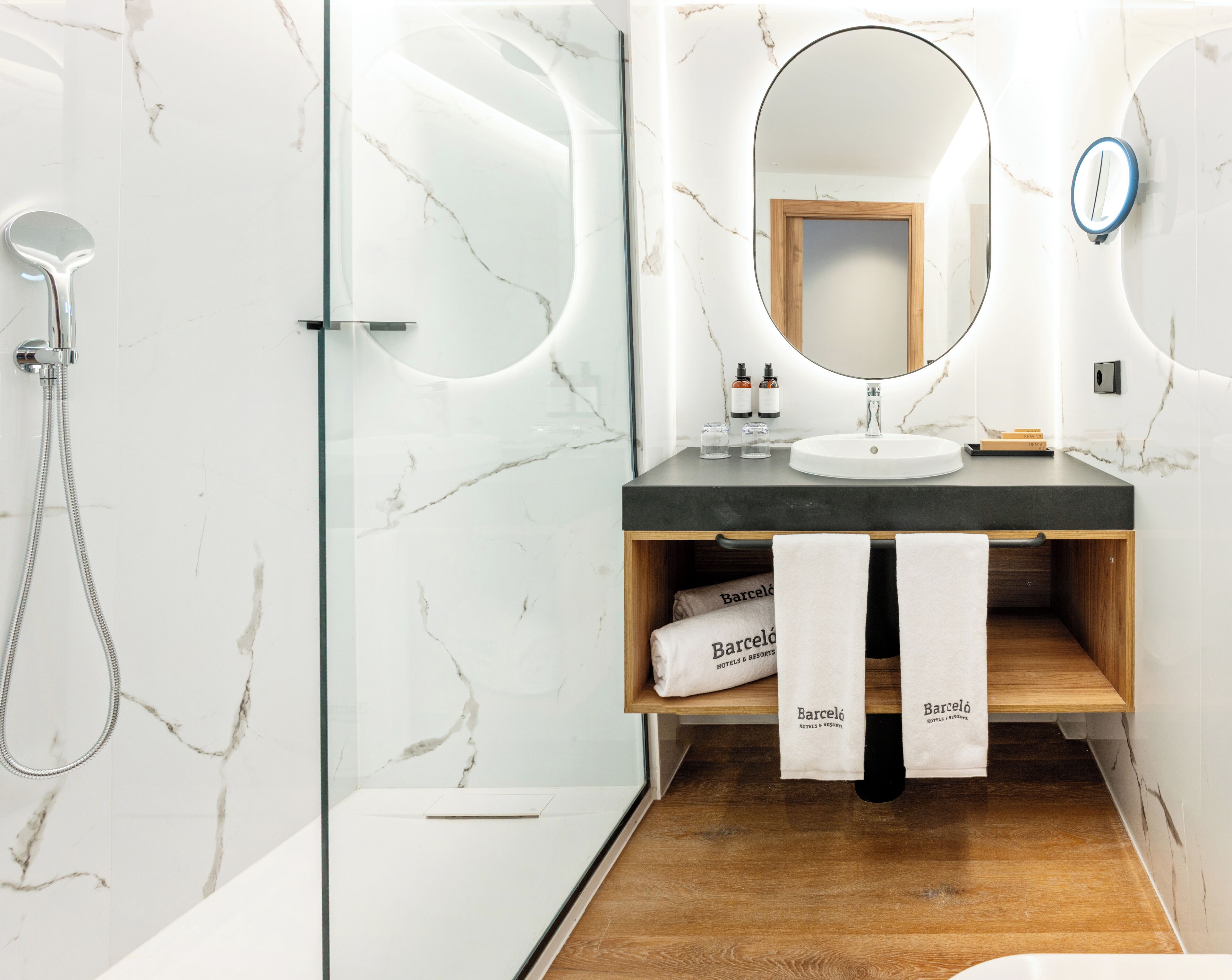 Photo - Barceló Santa Cruz Contemporáneo