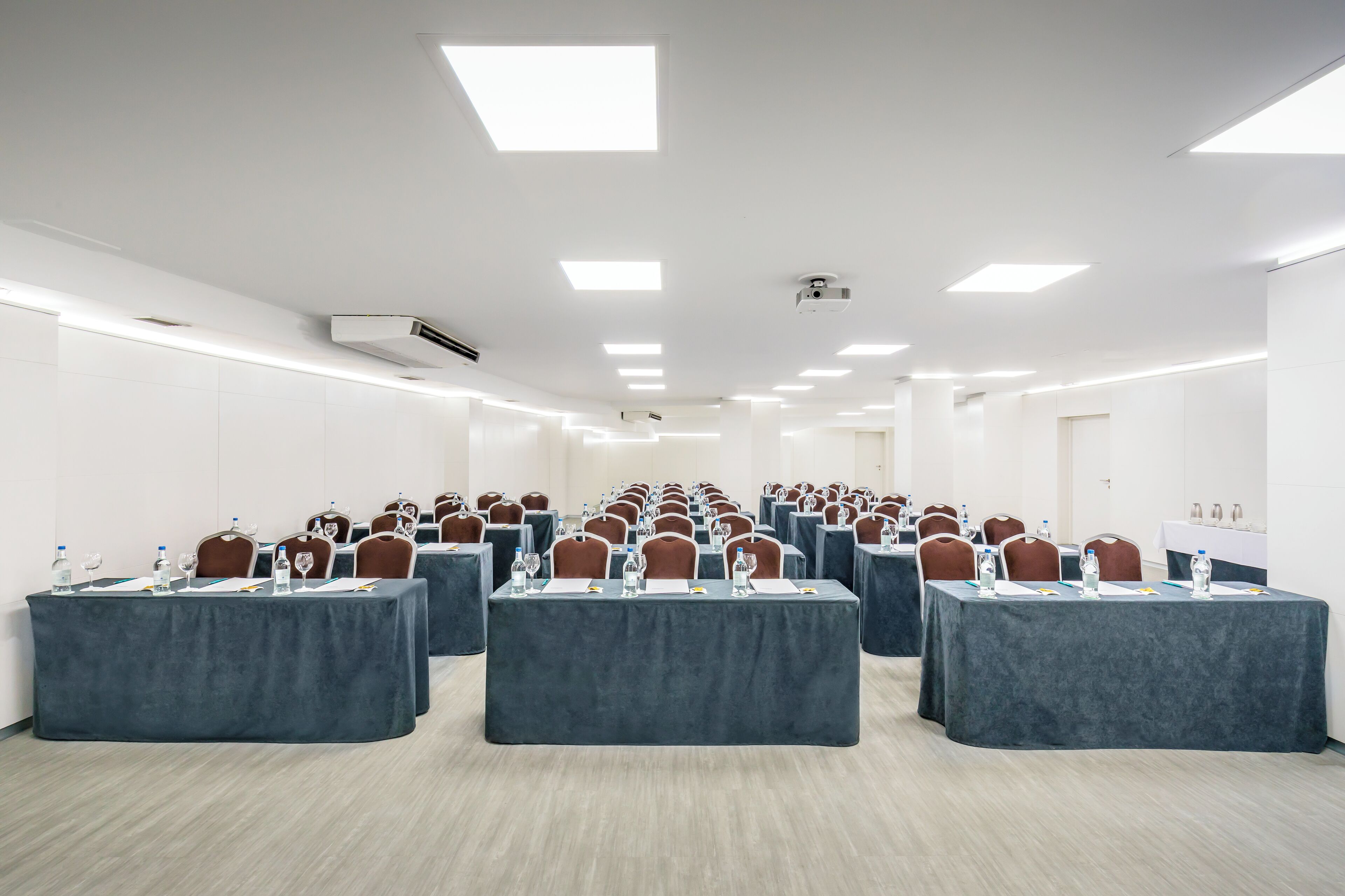 Photo - Barceló Santa Cruz Contemporáneo