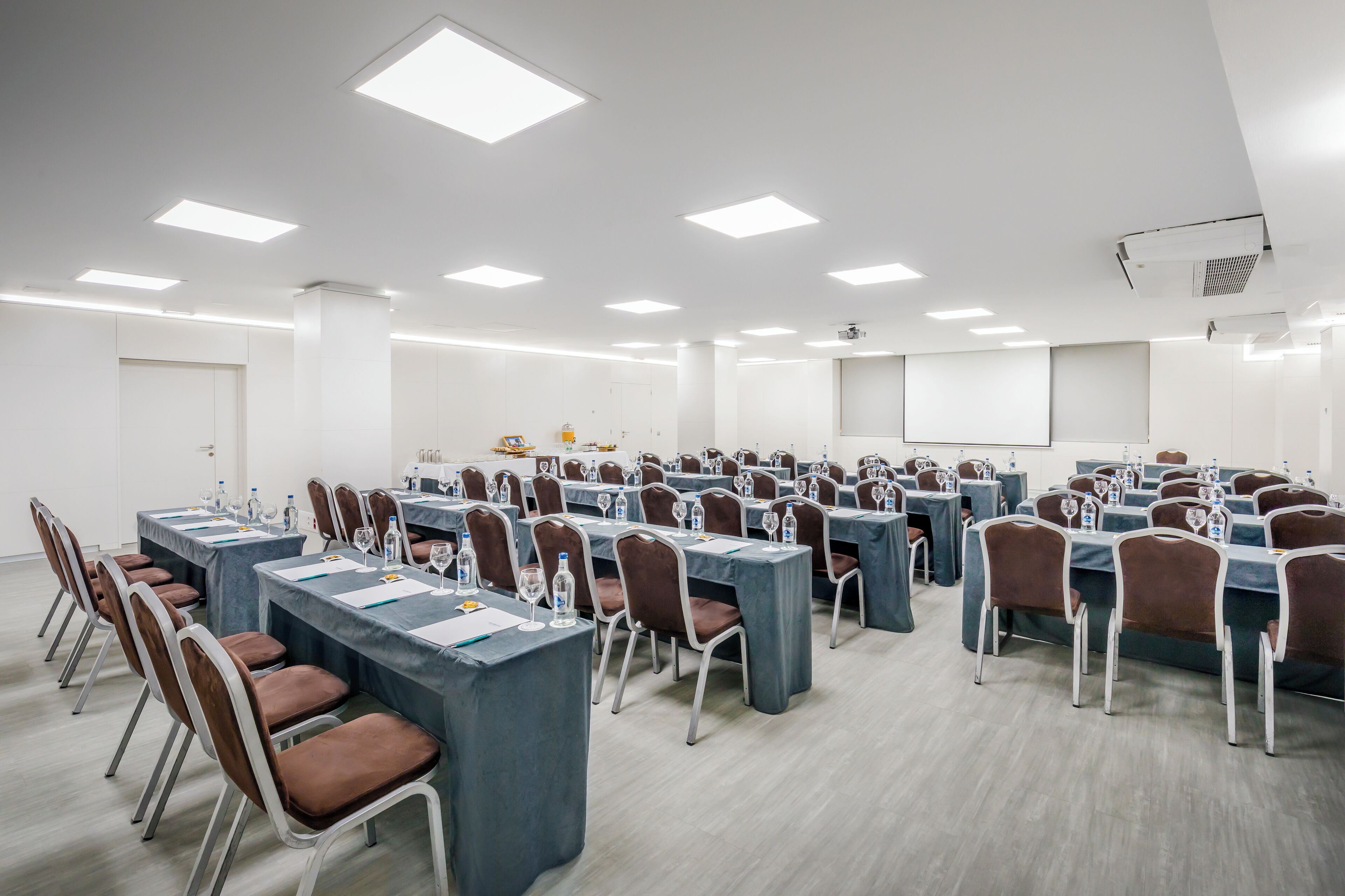 Photo - Barceló Santa Cruz Contemporáneo