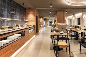 Päivittäinen buffetaamiainen (20 EUR per henkilö)