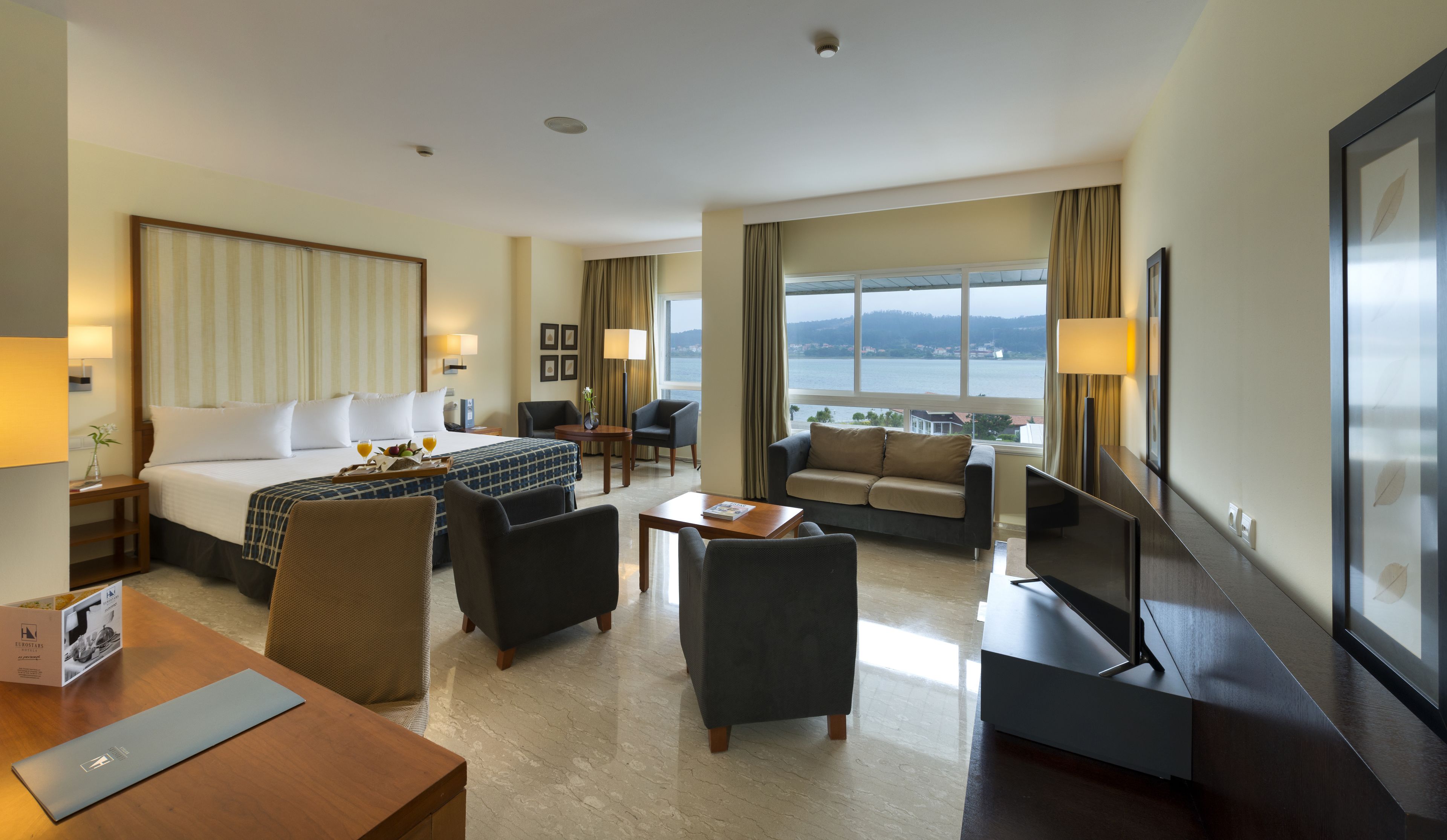 minibar, in-room safe, soundproofing, free wifi