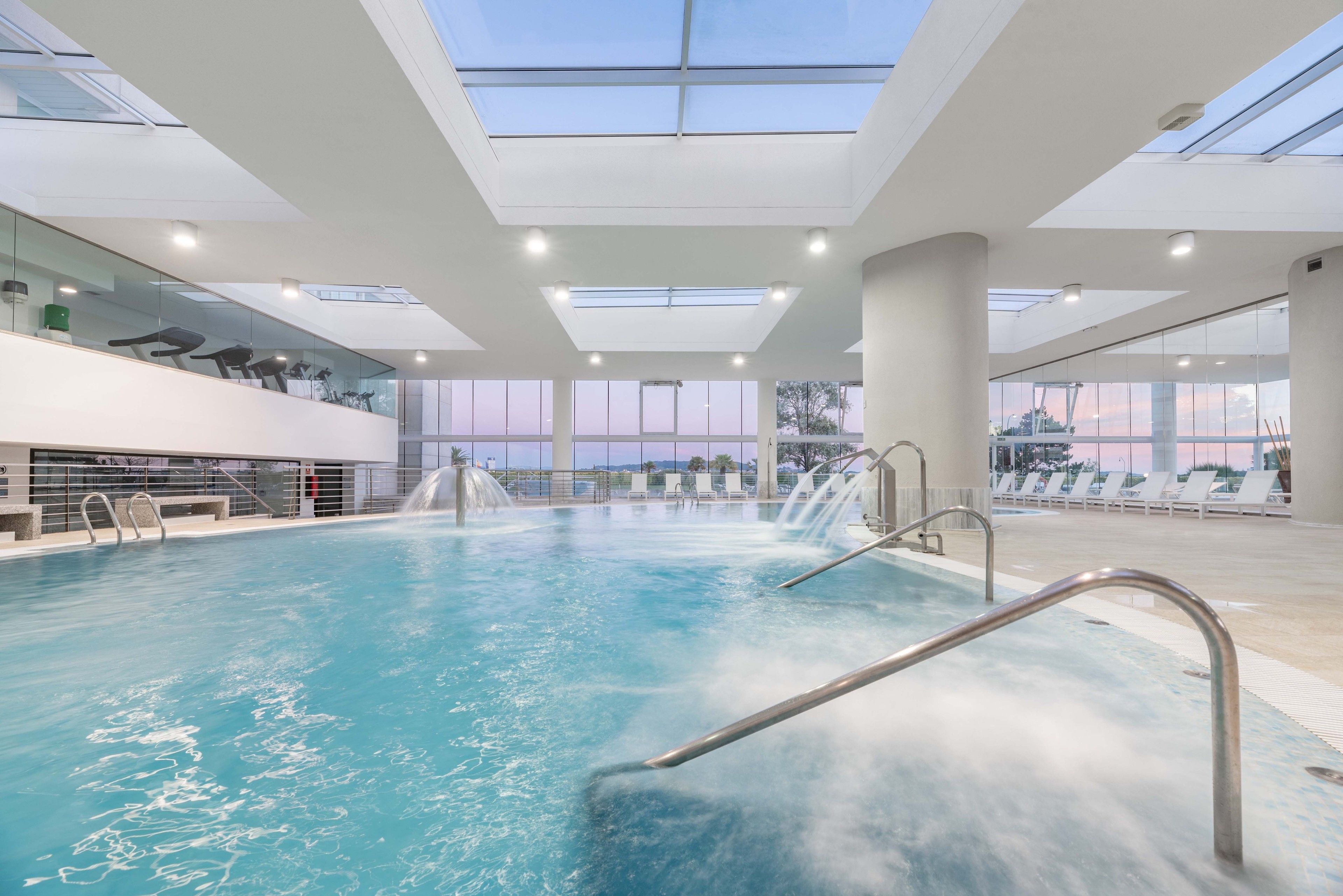 Behandelingskamers voor koppels, een sauna, een stoombad