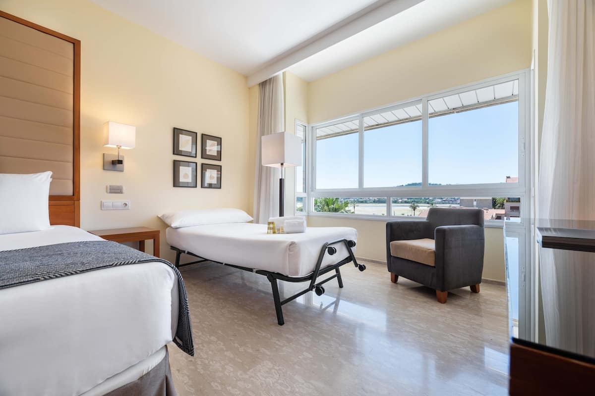 double room single use, sea view | minibar, in-room safe, soundproofing, free wifi