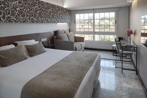 Superior Double Room, City View - Hotel Avenida (San Sebastián)