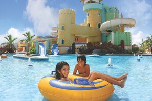 3 outdoor pools - Sunset Beach Resort Spa and Waterpark All Inclusive (Montego Bay)