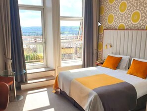 Chambre Club, balcon, vue ville | Literie de qualité supérieure, décoration personnalisée