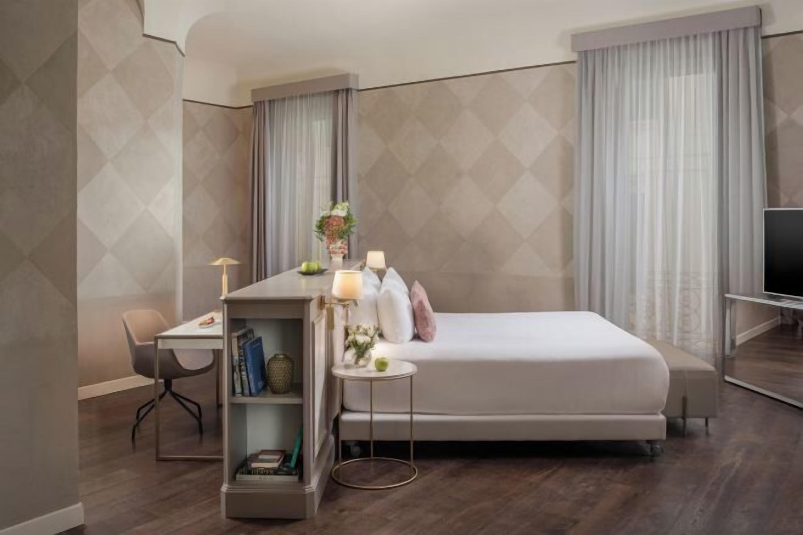 Minibar, in-room safe, desk, soundproofing