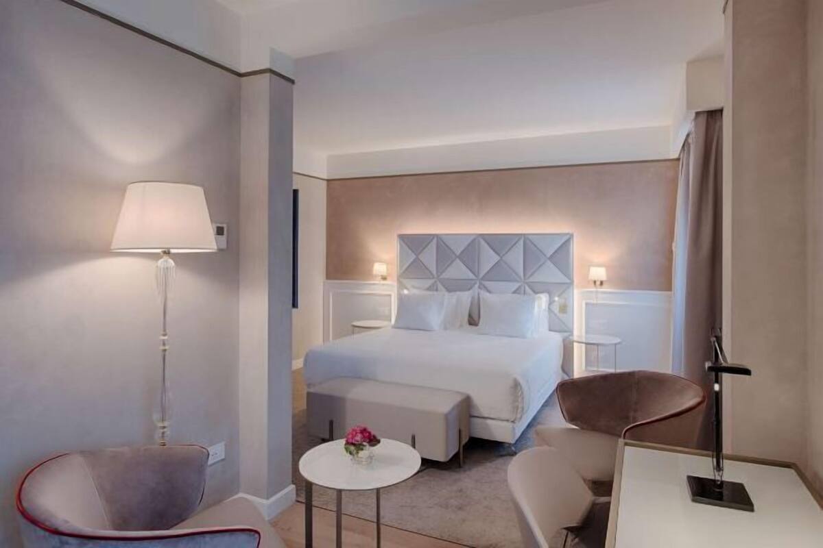 Minibar, coffres-forts dans les chambres, bureau, chambres insonorisées