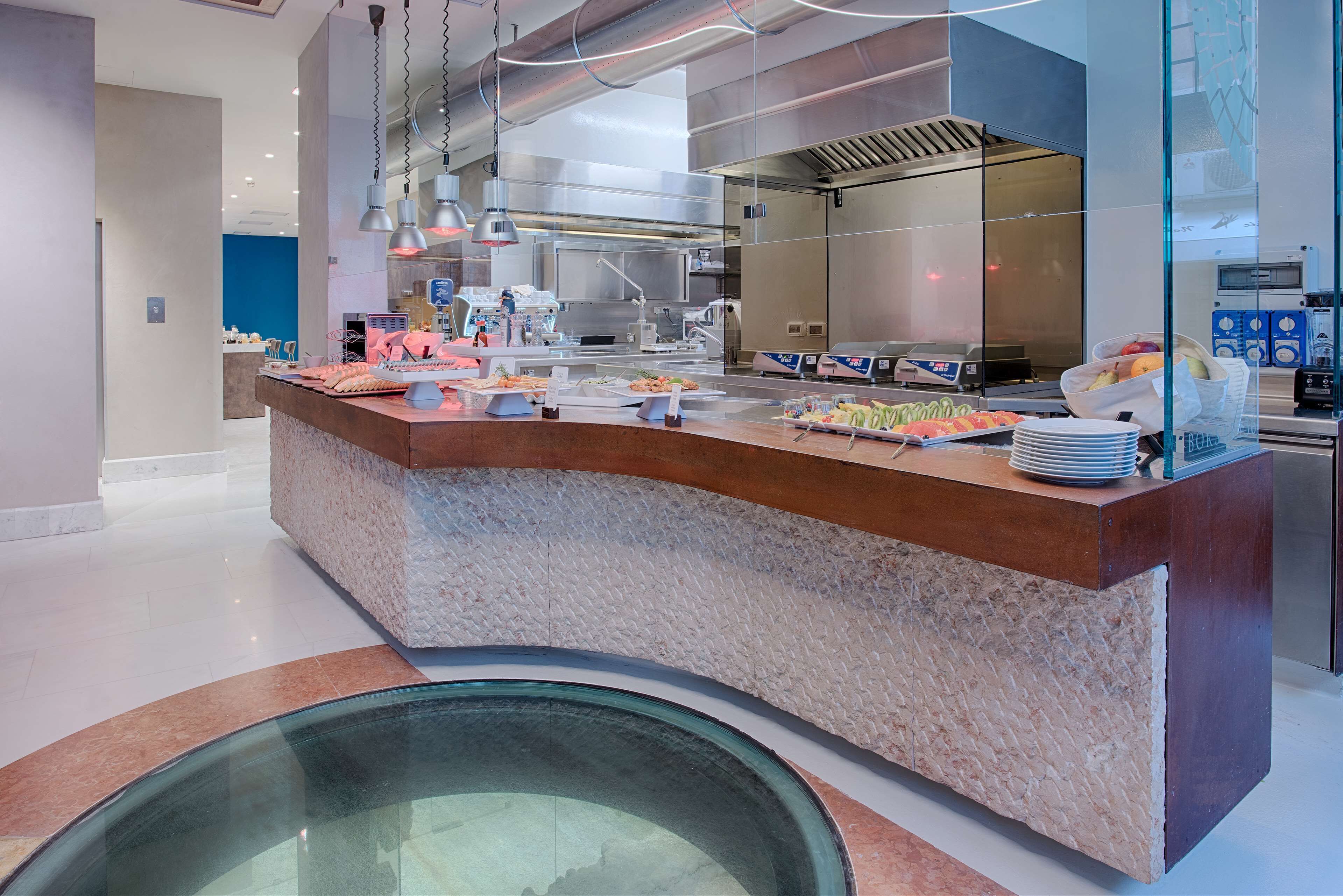 daily buffet breakfast for a fee