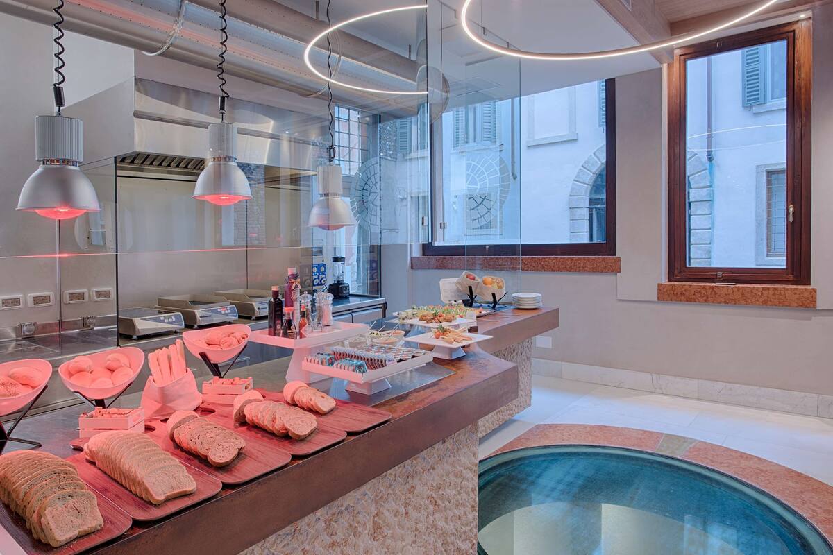 daily buffet breakfast for a fee