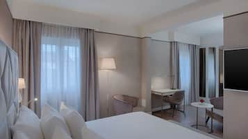 1 bedroom, minibar, in-room safe, desk