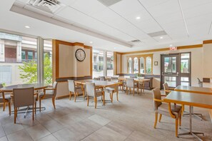 Free daily continental breakfast