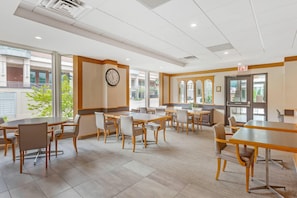 Free daily continental breakfast