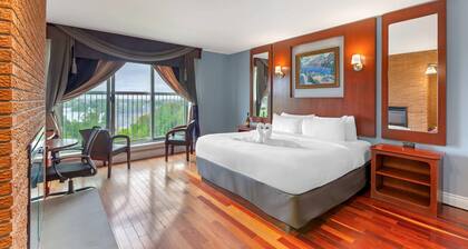 Quality Hotel Fallsview Cascade