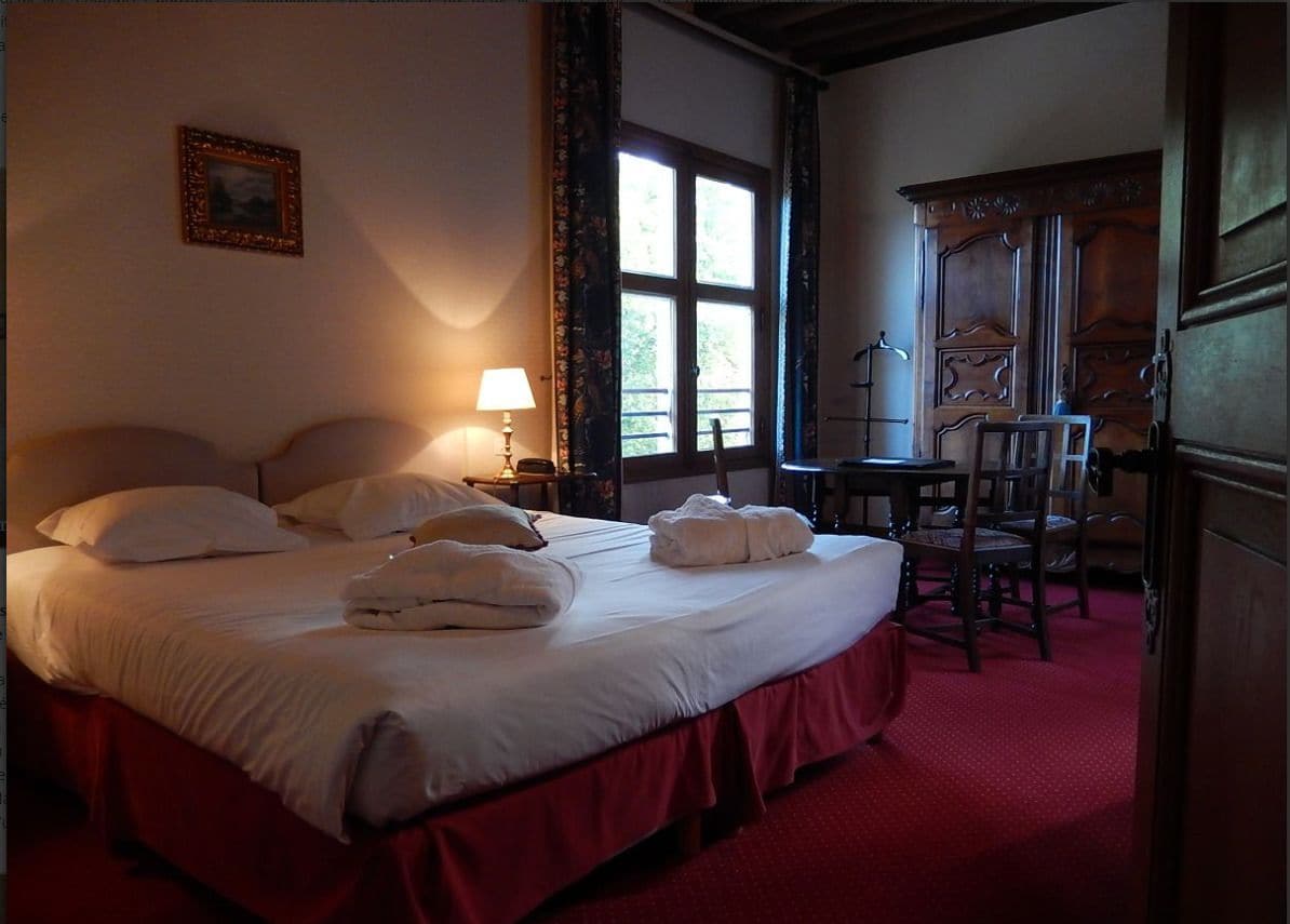 1 bedroom, premium bedding, blackout curtains, soundproofing