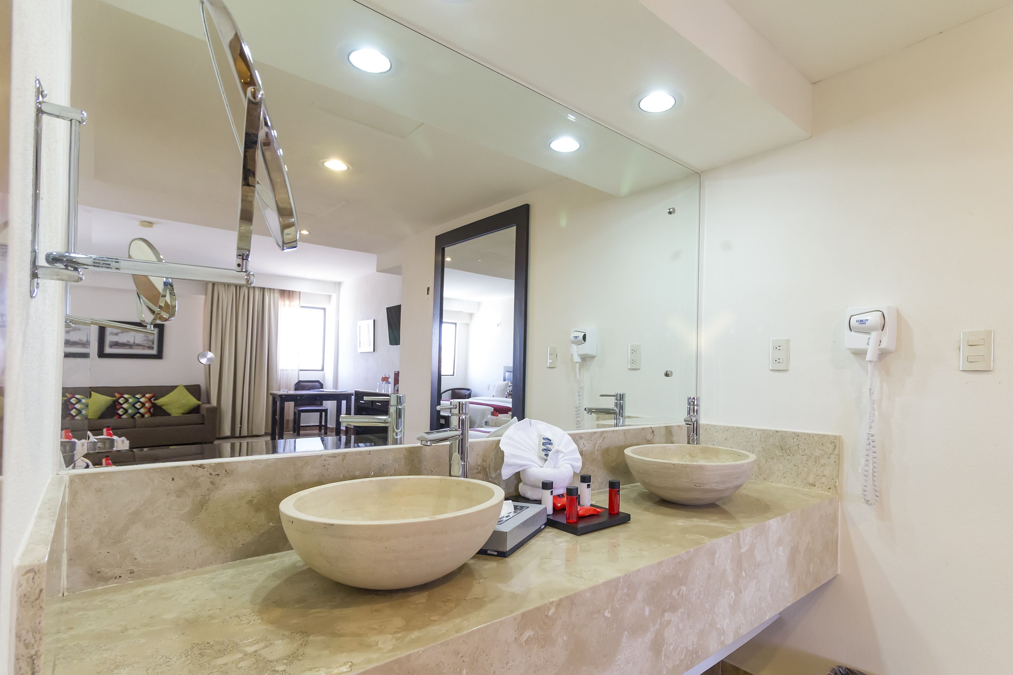 shower, free toiletries, towels