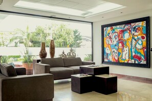 TV 32 polegadas com canais a cabo