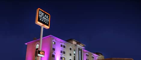 Fachada da propriedade