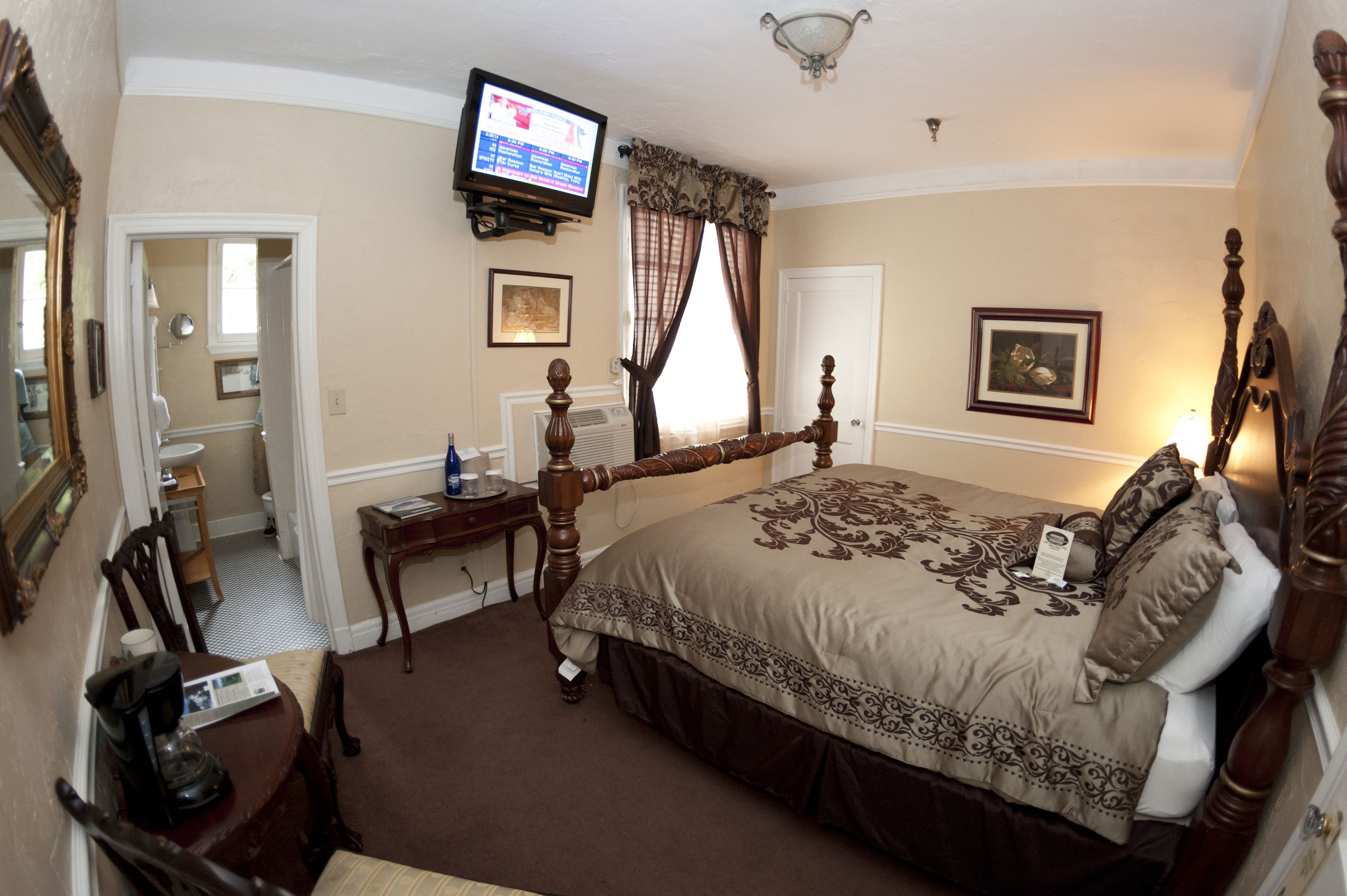 standard room, 1 king bed | desk, iron/ironing board, free wifi, bed sheets