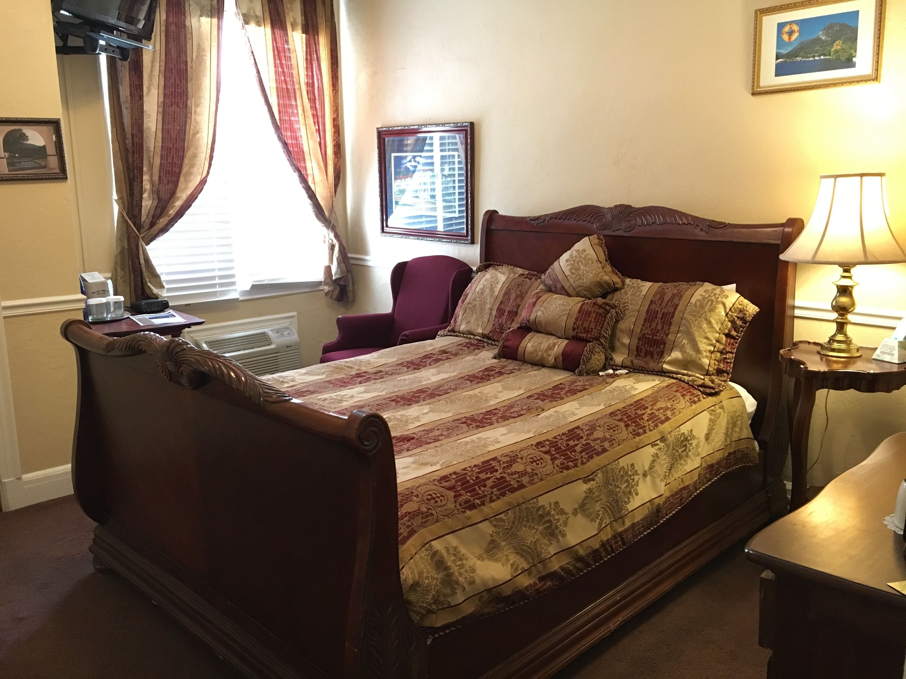 standard room, 1 queen bed | desk, iron/ironing board, free wifi, bed sheets