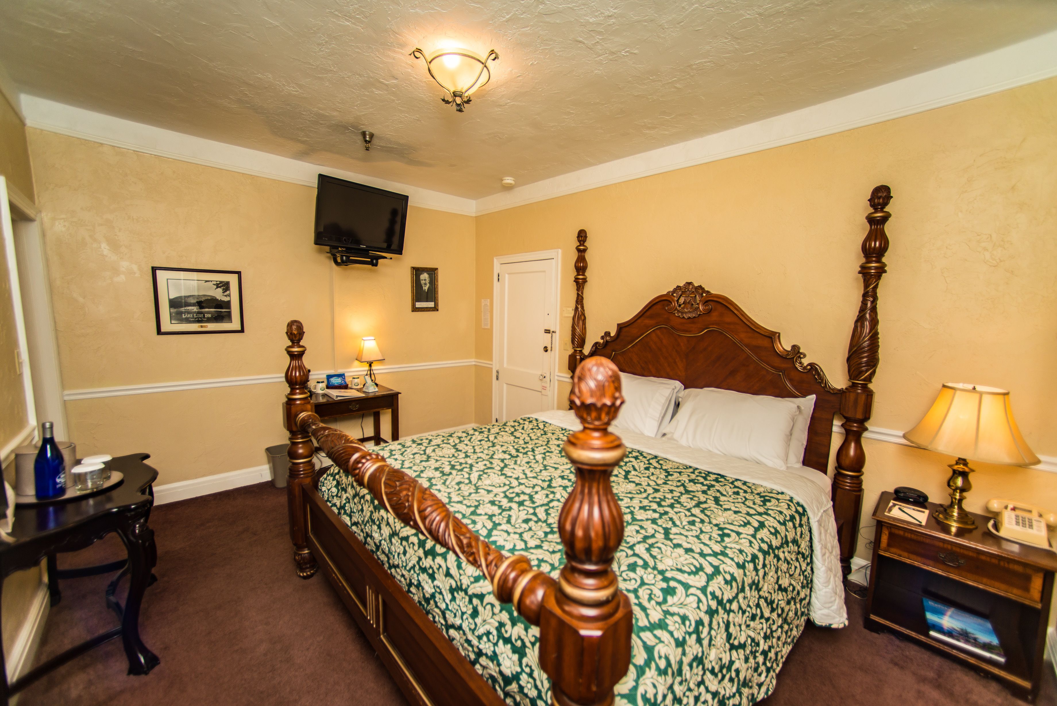 standard room, 1 king bed | desk, iron/ironing board, free wifi, bed sheets