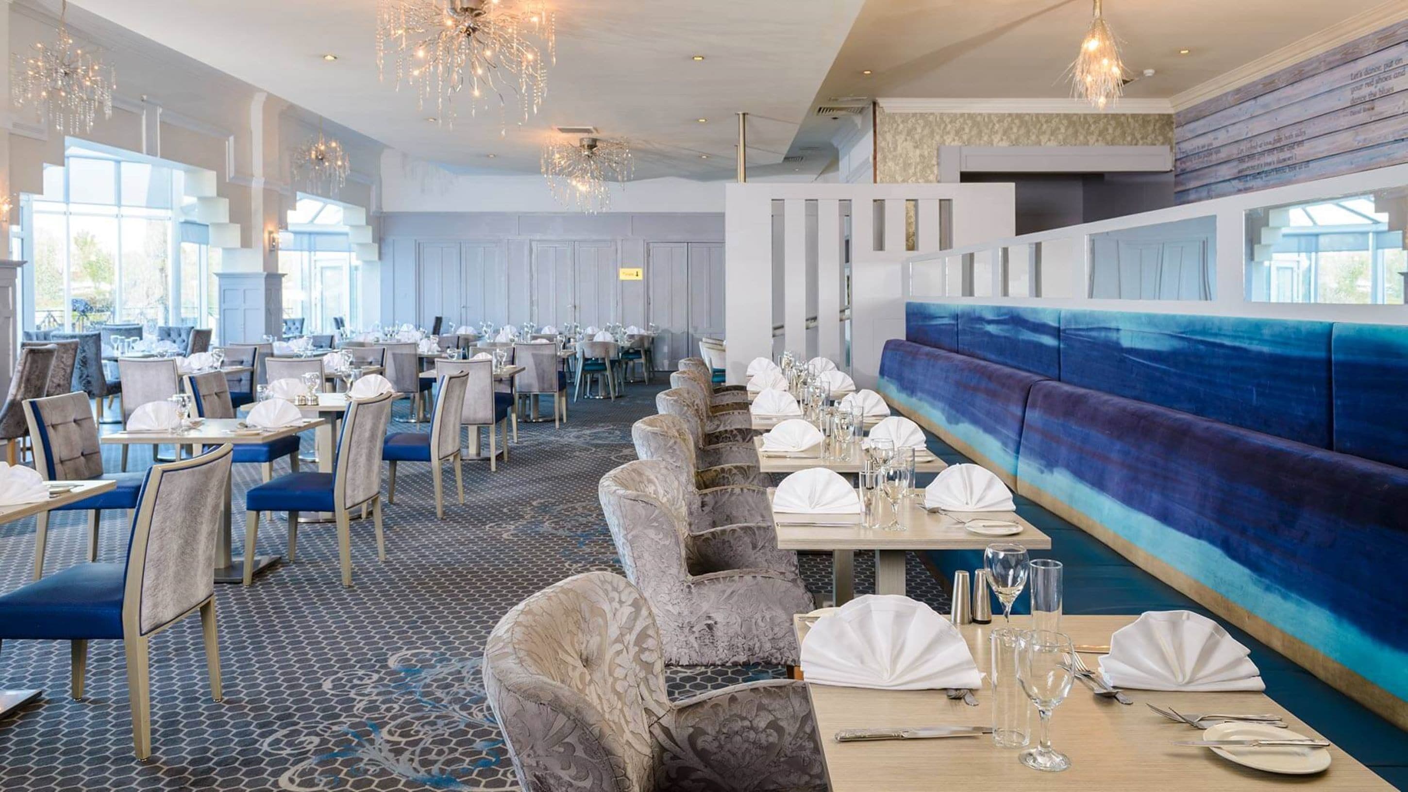 2 restaurants, breakfast served