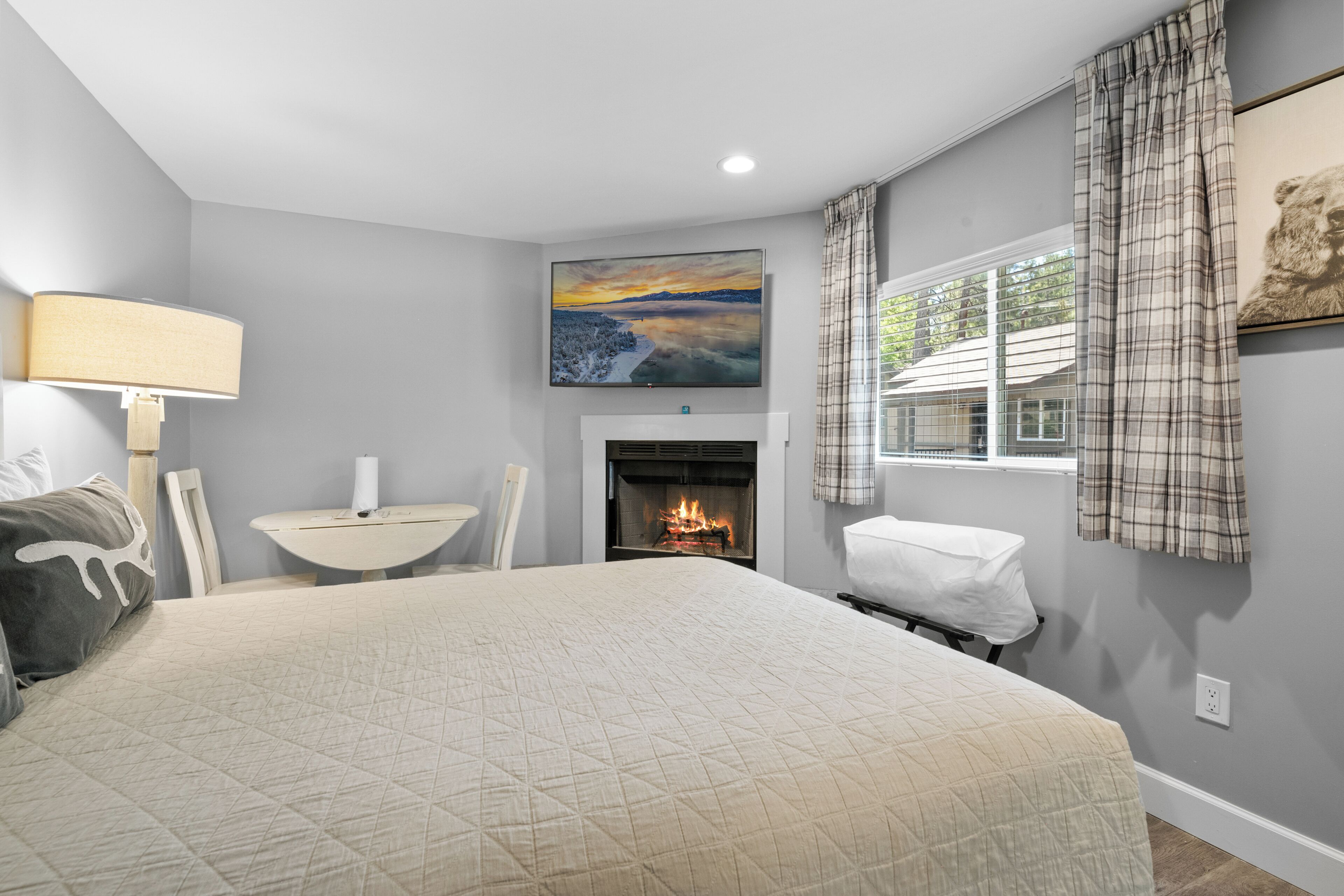 signature cabin | in-room safe, iron/ironing board, free wifi, bed sheets