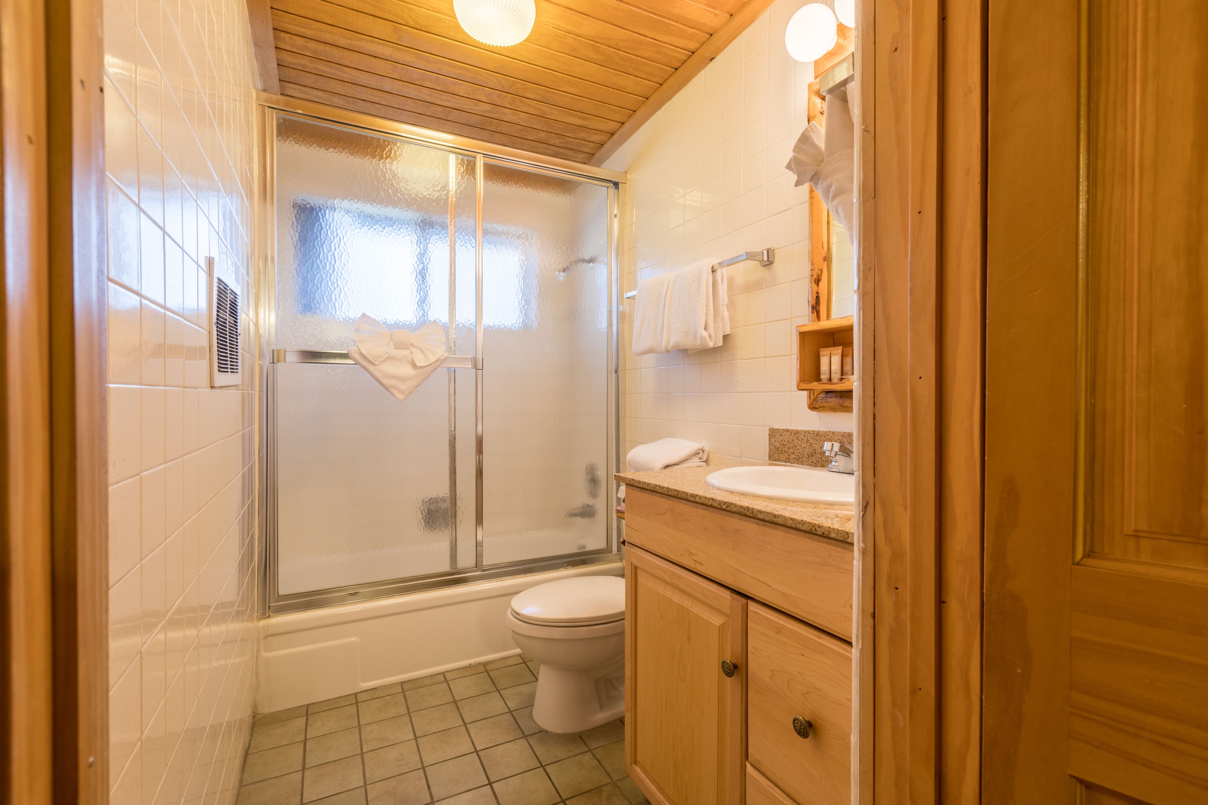 cabin, 1 queen bed with sofa bed | bathroom | combined shower/bathtub, free toiletries, hair dryer, towels