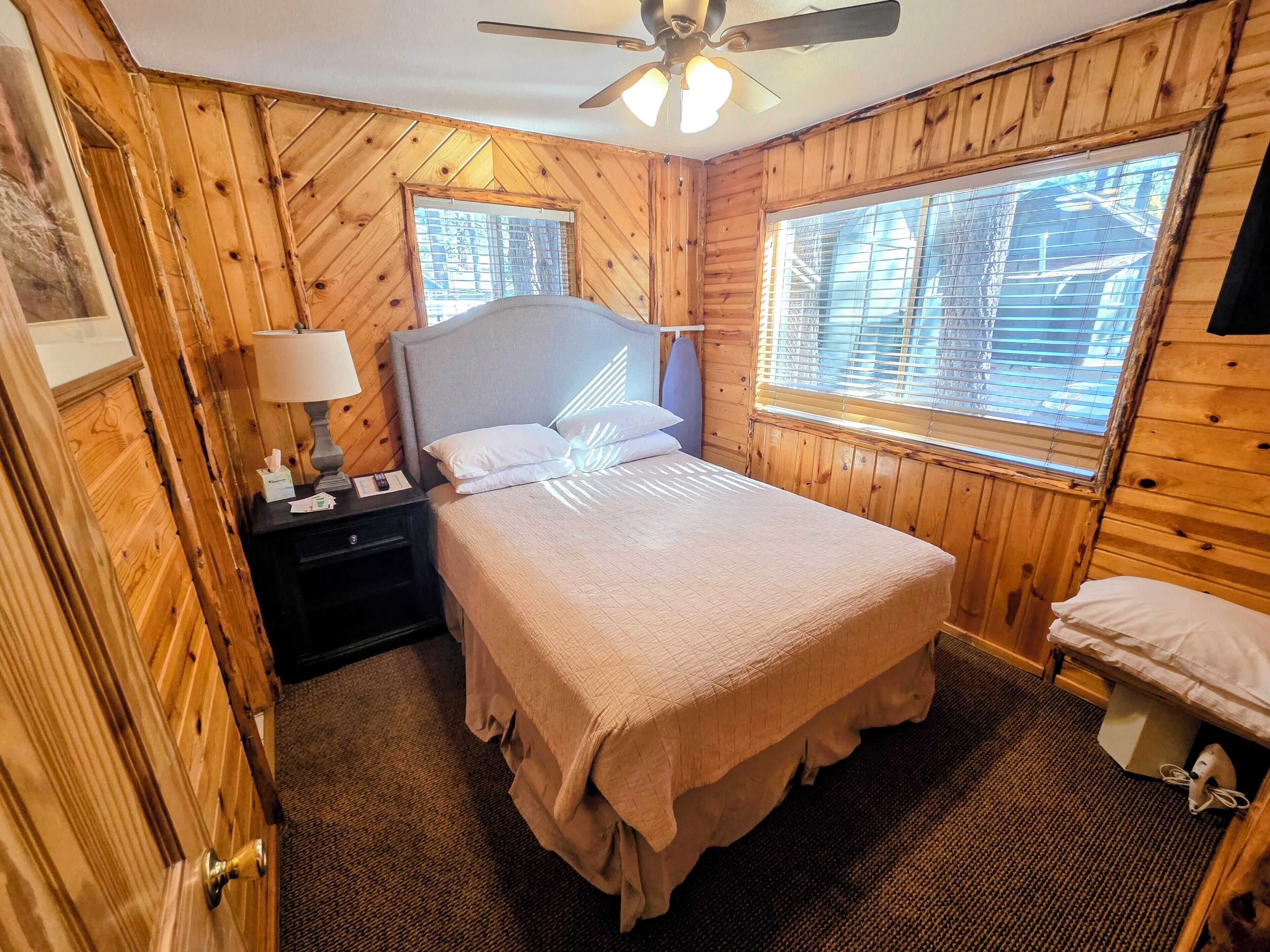 Cabin, 1 Queen Bed with Sofa bed | In-room safe, iron/ironing board, free WiFi, bed sheets
