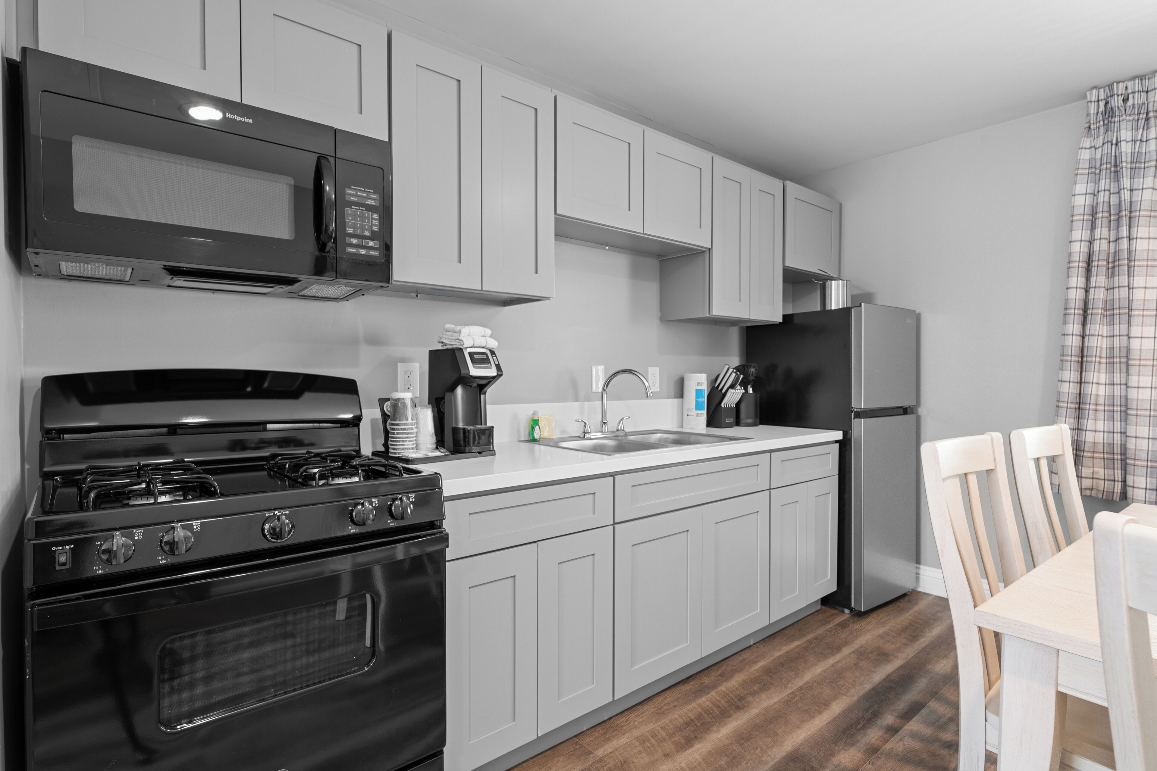 premium duplex | private kitchen | fridge, microwave, coffee/tea maker, paper towels