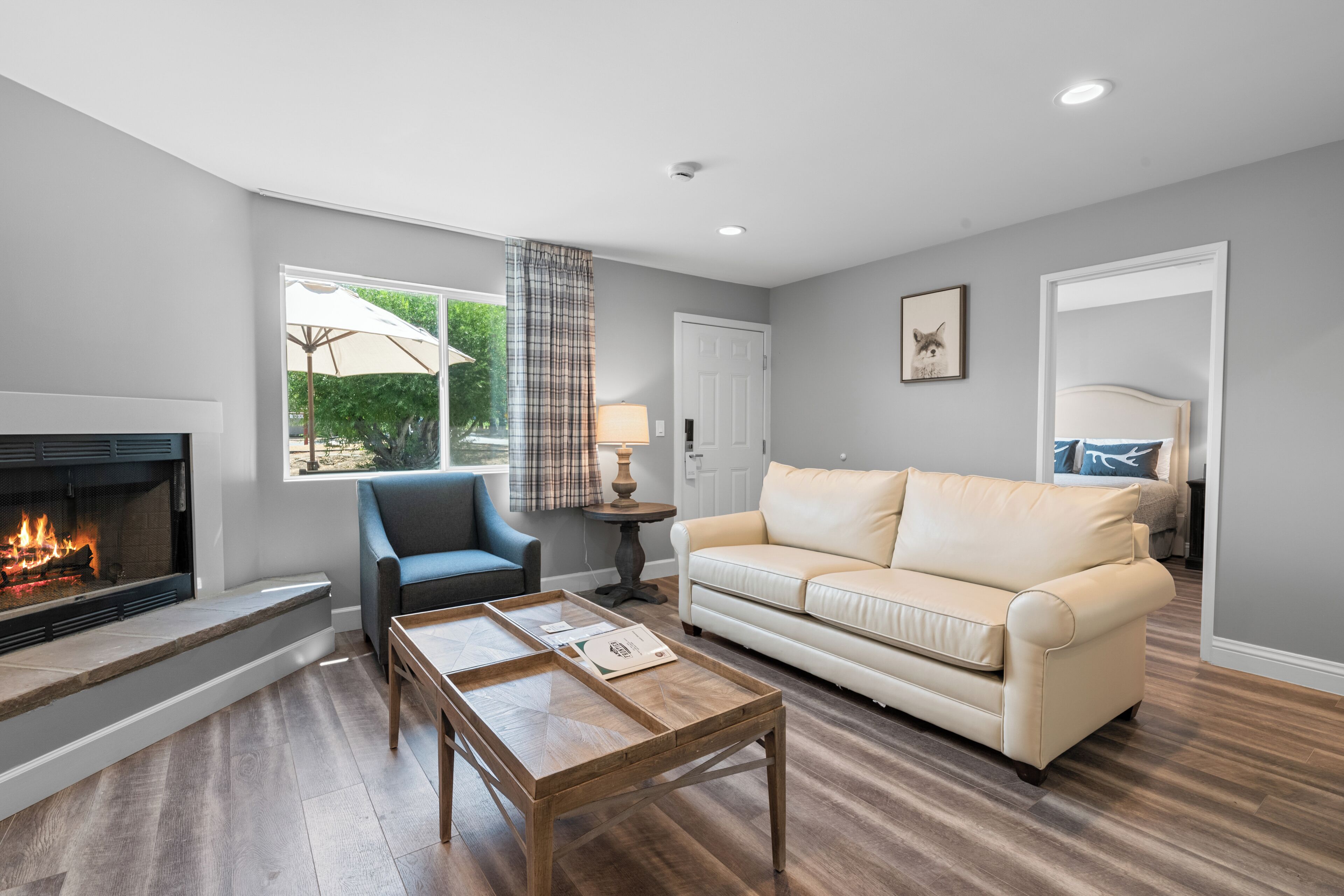 premium duplex | in-room safe, iron/ironing board, free wifi, bed sheets